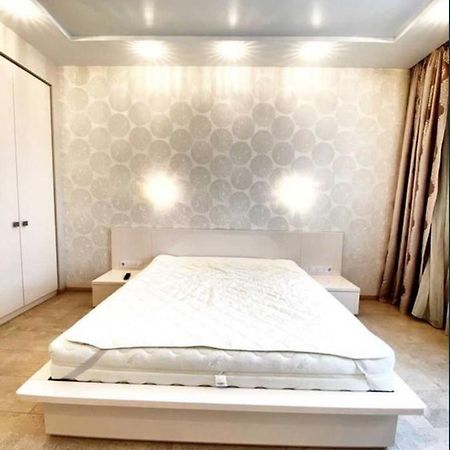 2-Bedroom Most City Center Area Apartment Dnipro Exterior photo