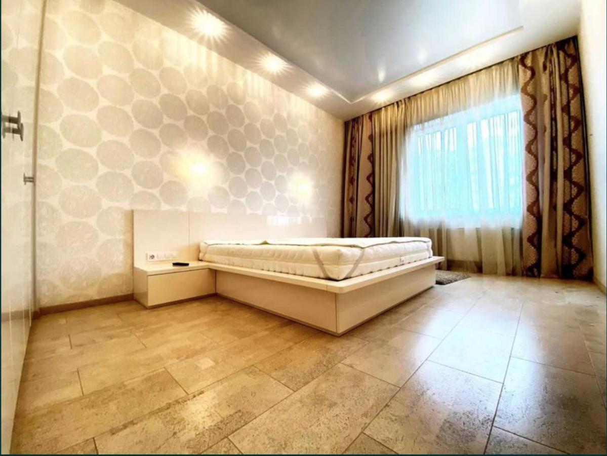 2-Bedroom Most City Center Area Apartment Dnipro Exterior photo